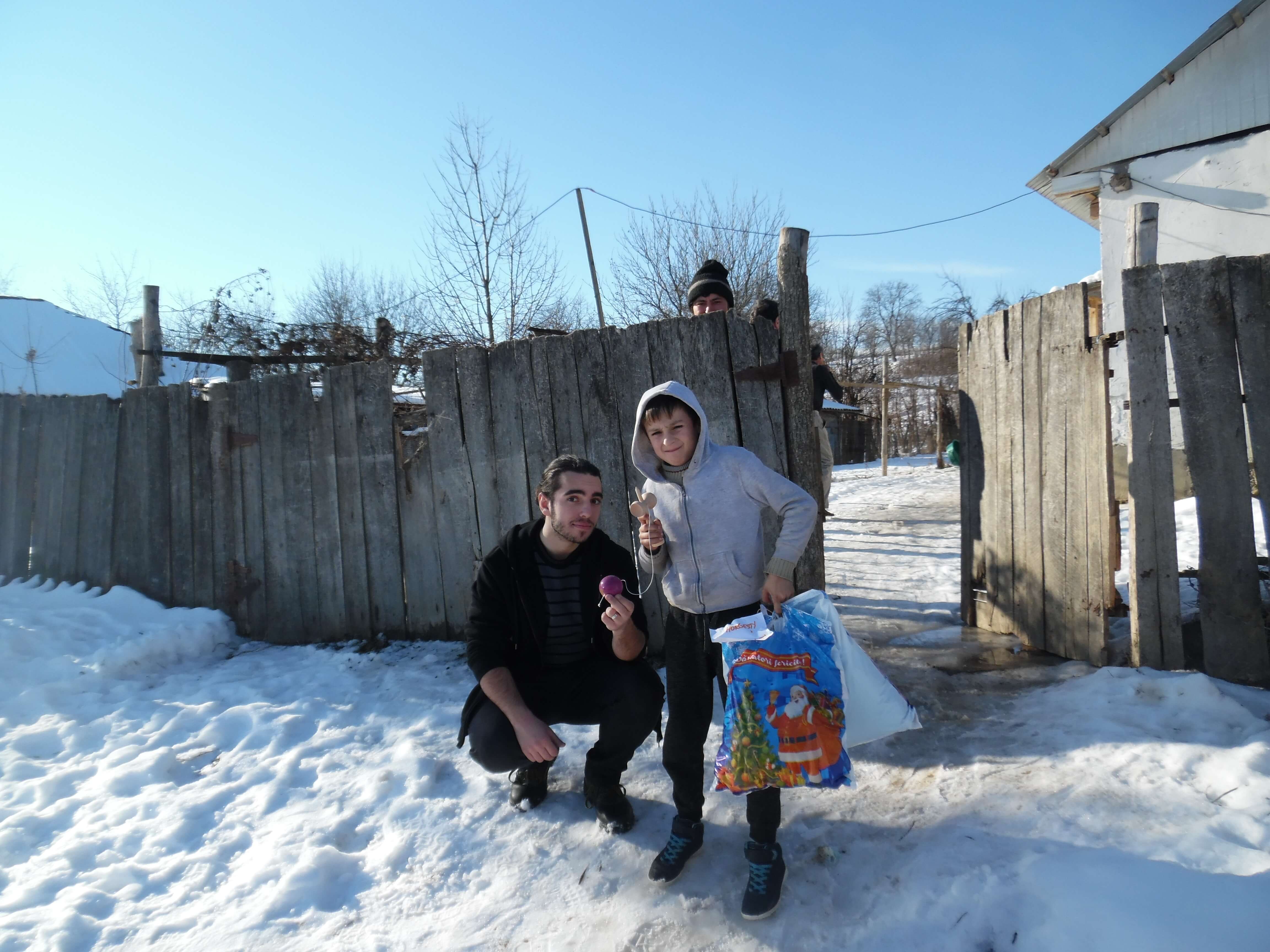 Copii cu cadouri 2018