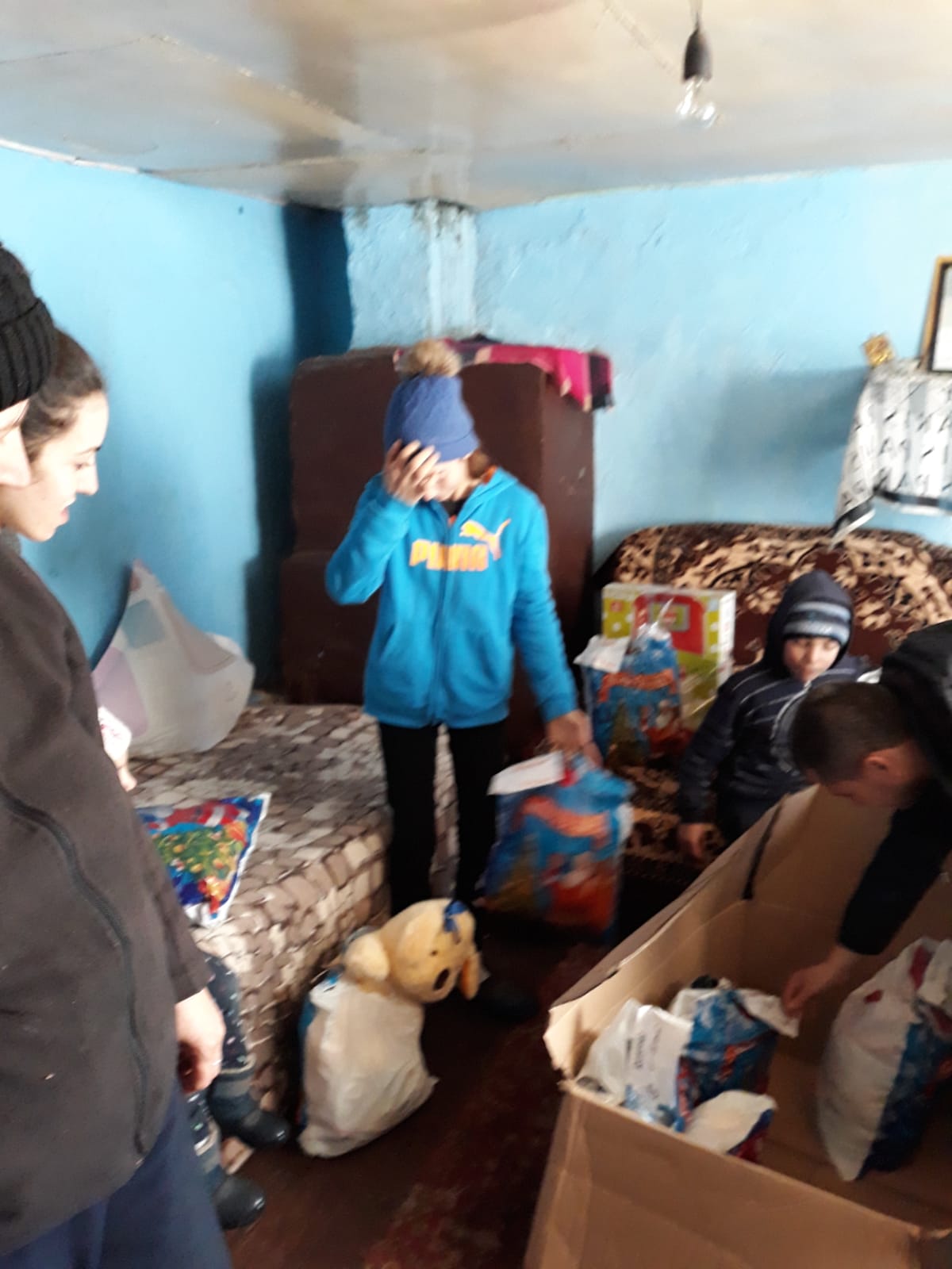 Copii cu cadouri 2018