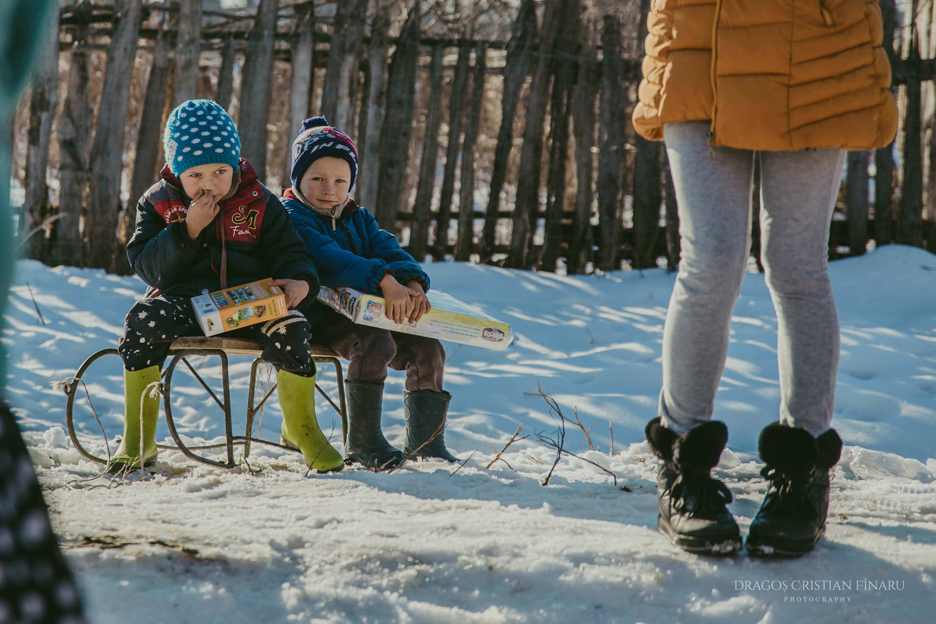 Copii cu cadouri 2018