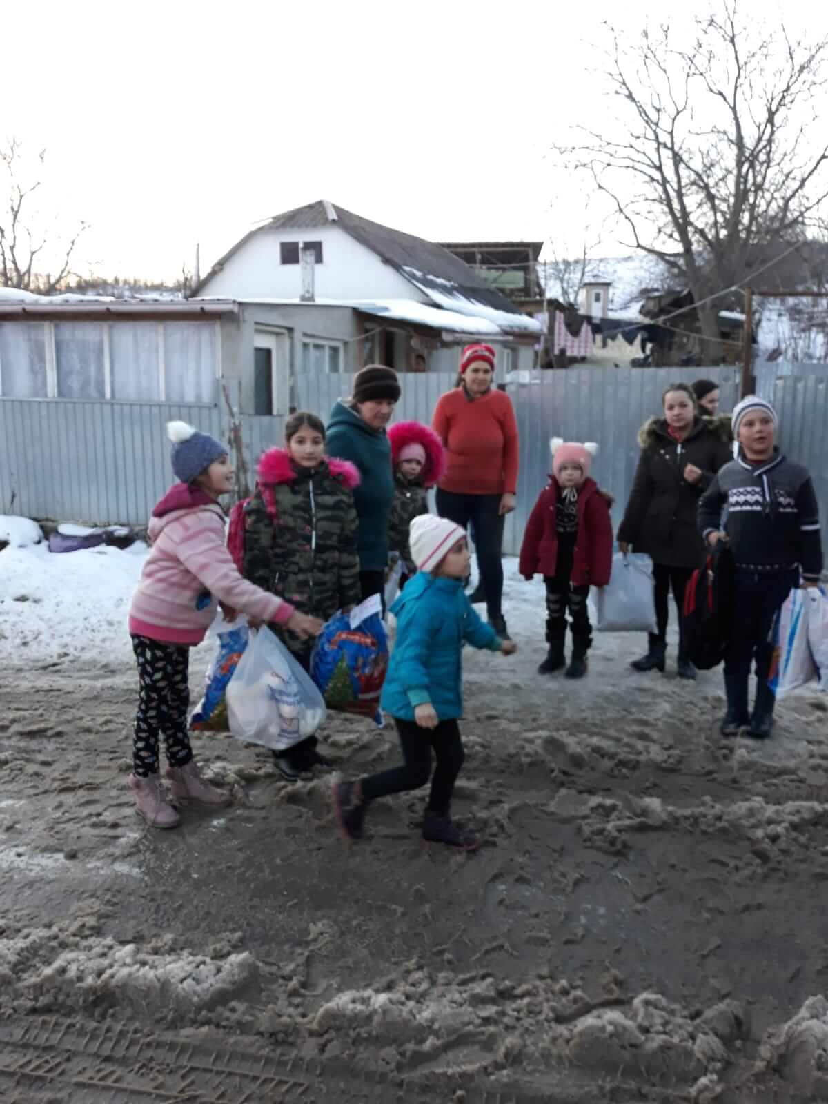 Copii cu cadouri 2018