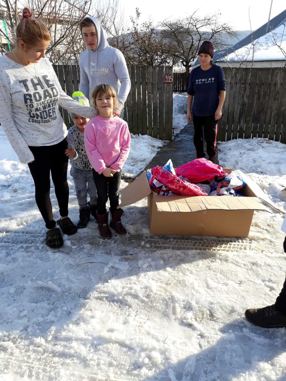 Copii cu cadouri 2018