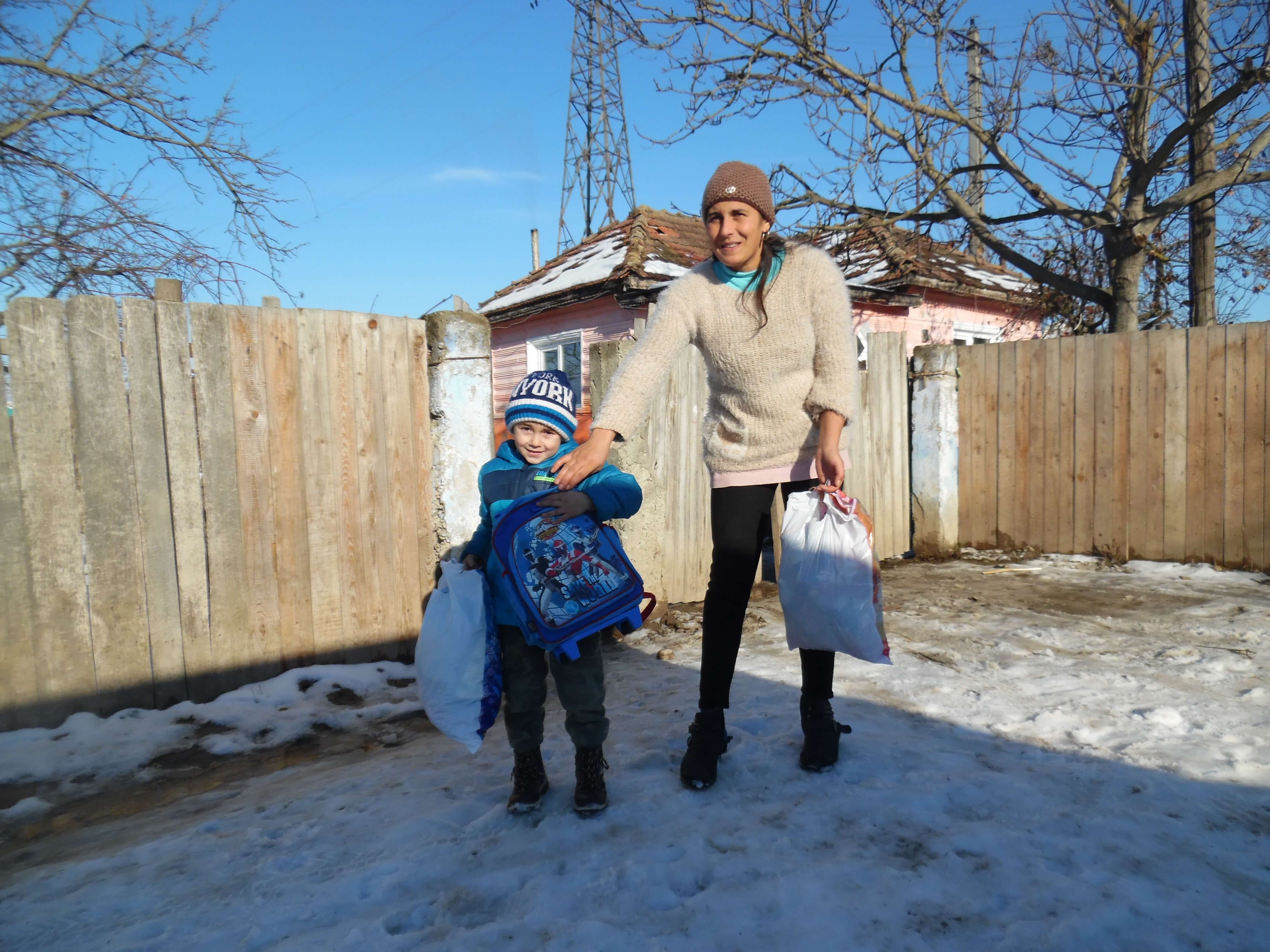 Copii cu cadouri 2018