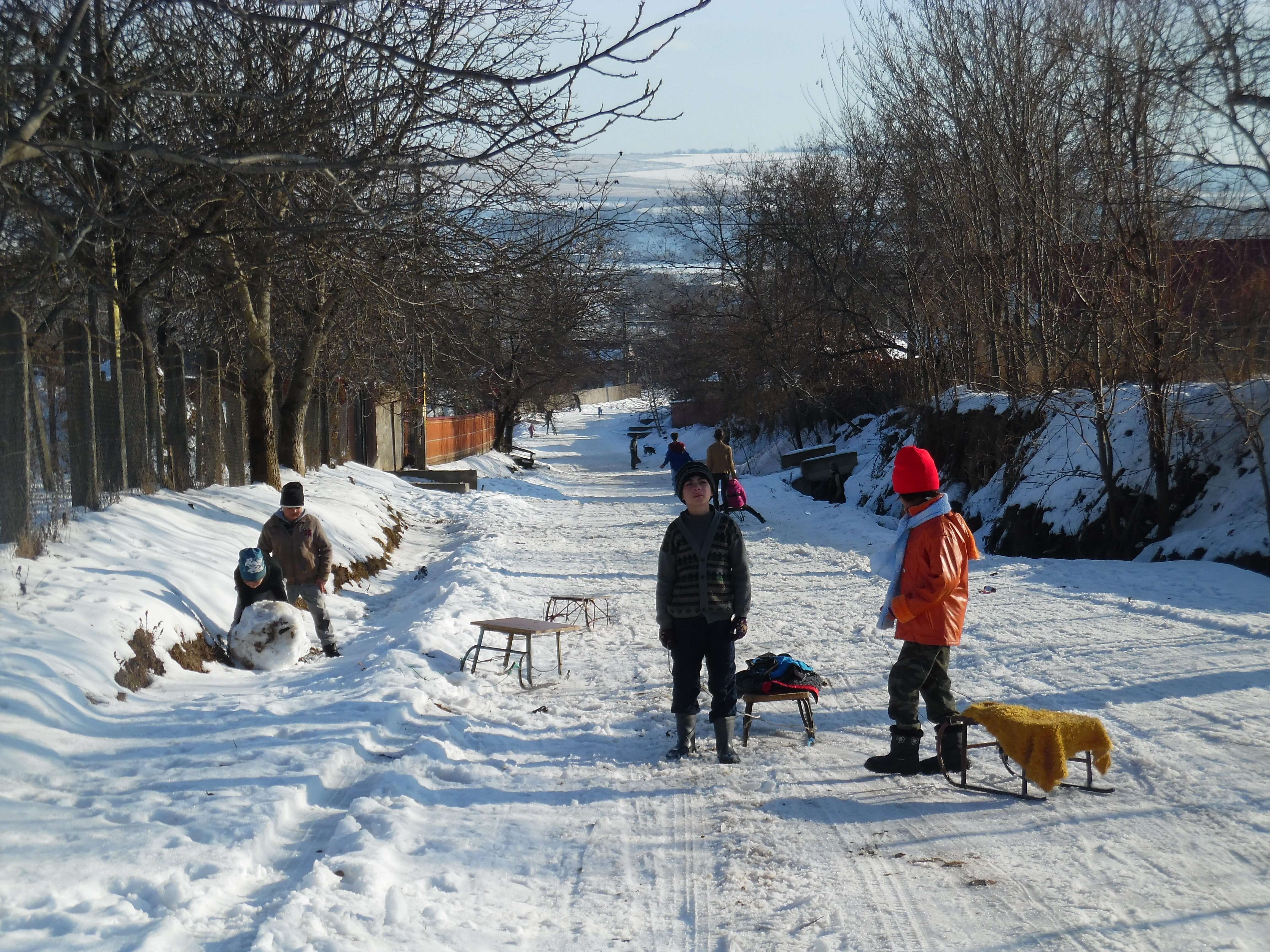 Copii cu cadouri 2018