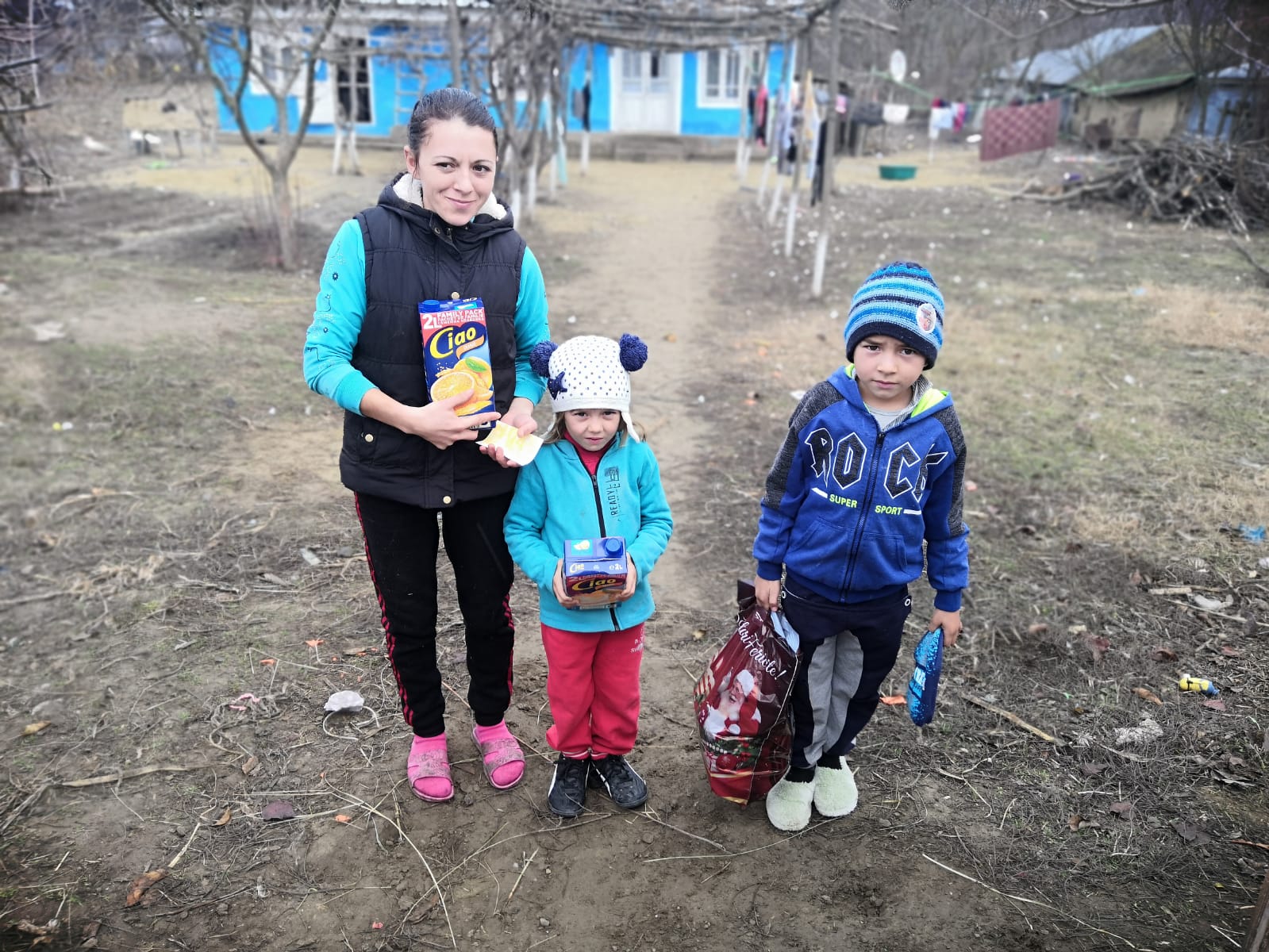 Copii cu cadouri 2019