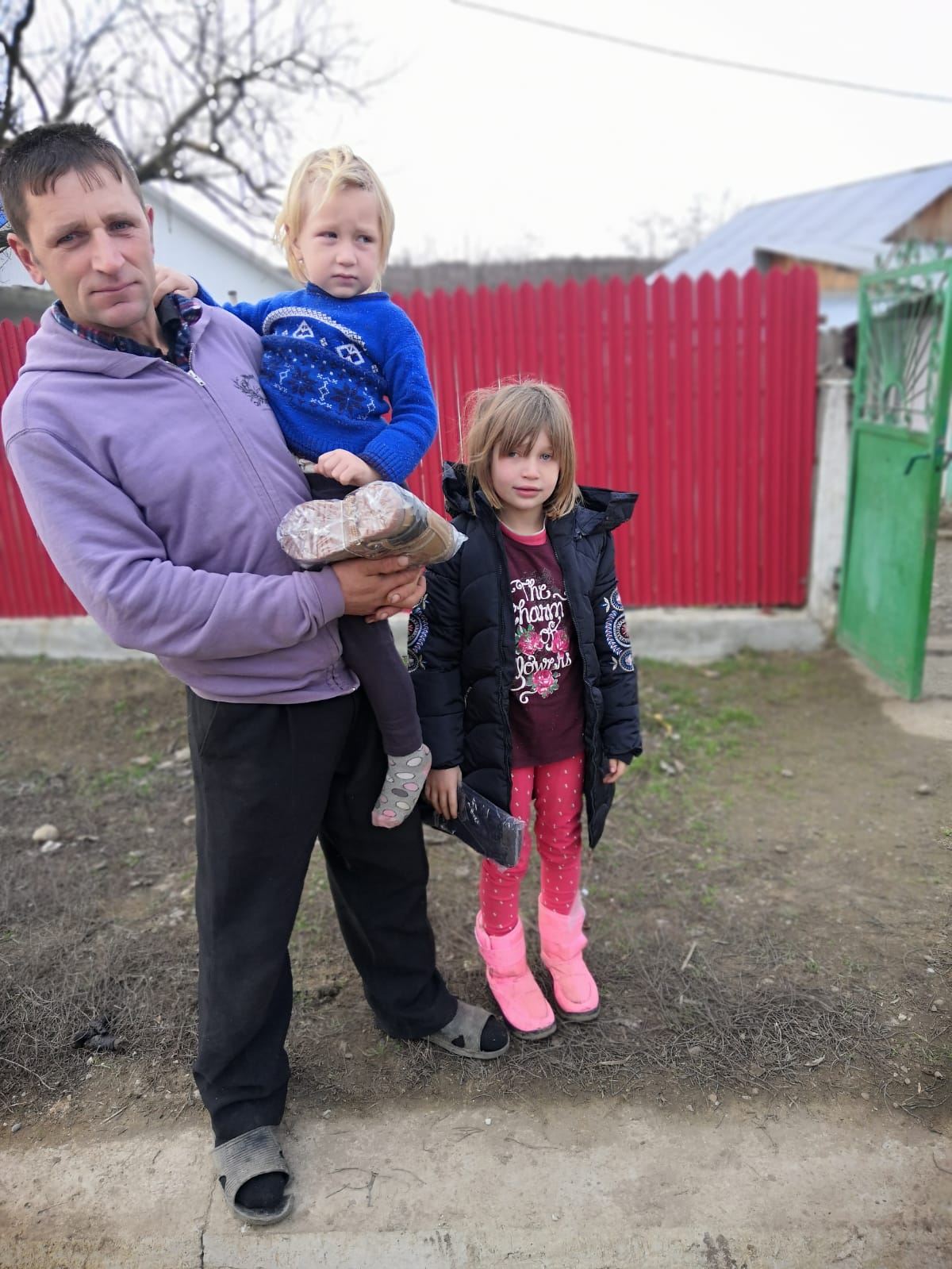 Copii cu cadouri 2019